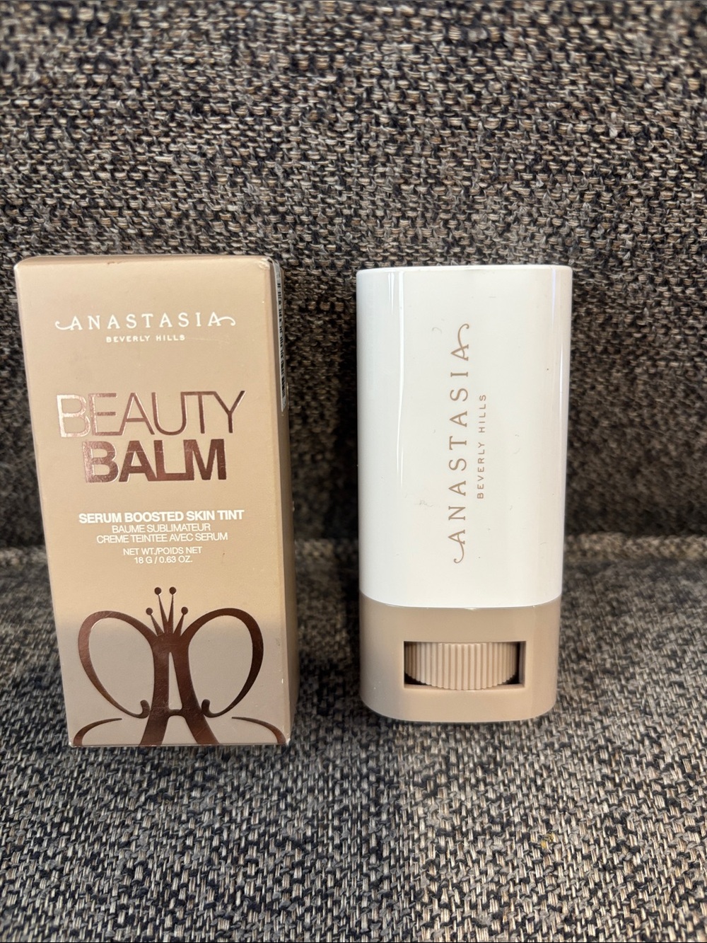 Anastasia Beverly Hills Beauty Balm Serum-Boosted Skin Tint - COLOR: 11Beige/Tan